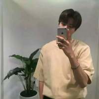 "  别把感情看得太重要  别把难过... 人潮太拥挤，我怕一放