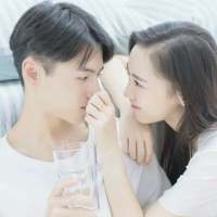 白磁砖铺一层薄薄的冬