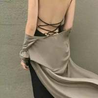 没有什么公不公平动了心就别想赢。 偶尔期待，从不指望。