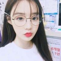 女生头像 照镜子再也改变不了的