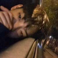 男头 耳朵塞满孤独 我听不