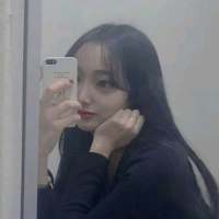 洛你们可睡得还香? 从前看她抽烟我会假装