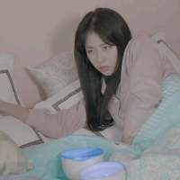 只记花开不记年 曲终人散 、看不透。