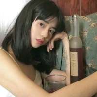 海底月捞不起 心上人不可及. 如果记忆不说话，流年