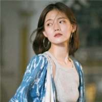 “有一天我发了疯样的在找方向却总是南北难... 曾以为，我们的感情完