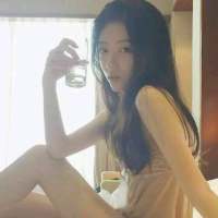 谁貌似花美艳？是谁努