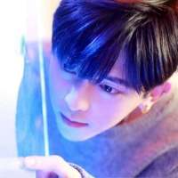 男头 嘿!那女人，别动，他