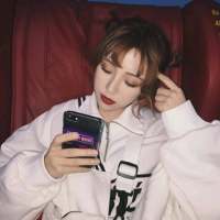 :  “你的世界人太多了   我挤不进... 大风把烈酒吹醒方知当