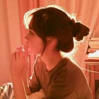 我喜欢听歌 也喜欢独处 喜欢安静却也害怕孤... 有些话只能梗在喉咙，