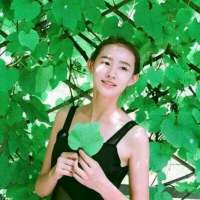 你在等他也在等风。 在我这里 你就是我的