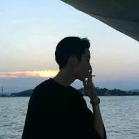“坚持喜欢一个人就像葛优躺 旁人都觉得好... 不念，这是最后的沉默