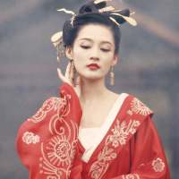 “清晨的粥比深夜的酒好喝 骗你的人比爱你... 倾尽我一生，只为成全