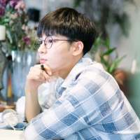 服务员“先生有什么可以帮到您的”“可... 有些情绪是说给该懂的