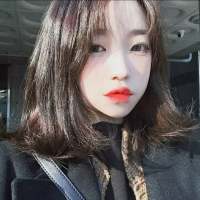 - 拍照最喜欢出剪刀