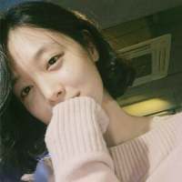要做个好姑娘穿上漂亮的衣服扎起蓬松的马... 自始自终我只是一个人