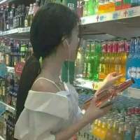 傲娇女 诗我写尽千回墨已成碑