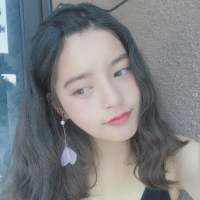 她可以褪色 可以枯萎 我不在乎 但我只要看... 谎言全当安慰 多些温