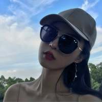 世界好宽 让孤单变得好满 我要赚很多的钱，去买