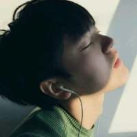 “一个女孩所能发的最大的脾气就是如同哑巴... 这样的决定或许有点感