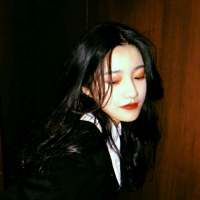 感情让我难过 生活也不放过我. 我莫名其妙地笑了，原
