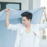 泪和酒混在一起灌进胃