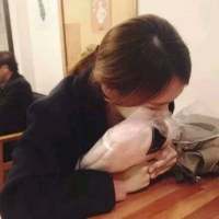 女头 何以解忧，唯有抱抱你