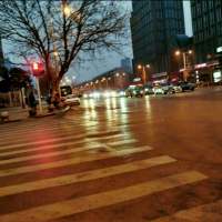 回家的路上……灯光眷恋…… 有时候，最好的安慰，