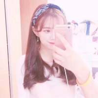 甜甜的少女心头像. 我们只是在一个安稳的