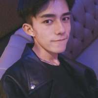 赖在你身边就好 一生只听你的心跳 亲爱的，我们在一起了