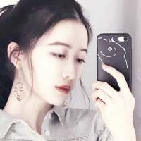 我要赴在春风面前扑向你 她埋在酒中，假意将自
