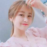 “喜欢看你微笑的样子，感觉暖暖的。“那我... 希望你说的再见，不是