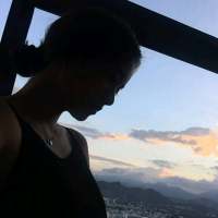 与君初相识犹如故人归 我们说好不离不弃，可