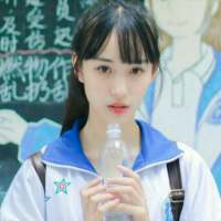 她笑着说她要放弃了，