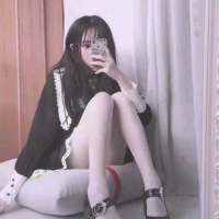 把你变成草莓软糖 一大口吃掉 就算心痛也无法挽留，