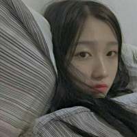 世界上有两个我,一个假装快乐,一个真心难过 你的名字你的眼睛你的