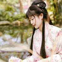 你眼中有柔情万种，如脉脉春风，冰雪也消融... 思想有多远，你就滚多