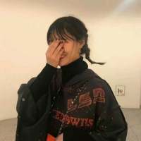 。。。 淡淡的凄凉中掺杂着浓