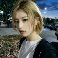 没事，我很好，难过了我就捂捂心脏 然后就... 我们约定好彼此不再联