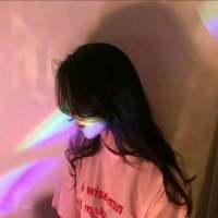 我自己一个人的时候 是很独立很酷的连走路... 我长得不漂亮，但是未