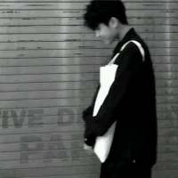 轩：          烟酒不打... 不用说再见，不必再相