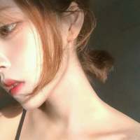 沉默是一个女孩子最大的哭声 笑有时候并不是最好的