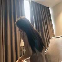 我有香烟和美酒你跟不