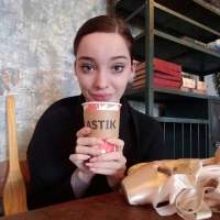 艾玛·杜蒙特Emma Dumont
