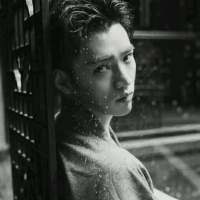 怜取眼前人 慢慢的忍受着你给的伤