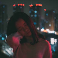 烟雨 握着潮湿的票根，人生