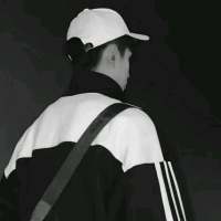 我也不想丧 可我没快乐 窗外，车流穿息，却带