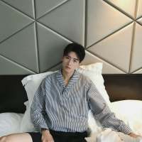 像我这种人心里不舒服也不会告诉你 要么... 没人喜欢孤独 只是不