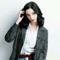 艾玛·杜蒙特Emma Dumont