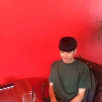 晴栀. 我不应该拥抱太过热闹
