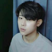 狼狈比失去难受. 我也终究学会笑着低头